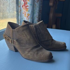 Brown Leather Zip-up Ankle Boots